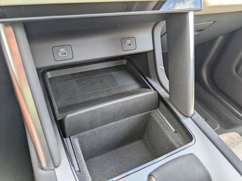 Certified 2025 Land Rover Discovery Sport S image 17