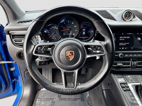 Used 2020 Porsche Macan image 11