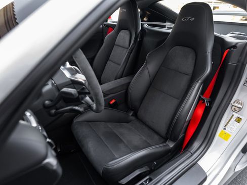 Used 2016 Porsche Cayman GT4 image 4