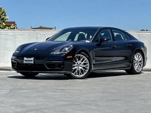 Used 2023 Porsche Panamera image 1
