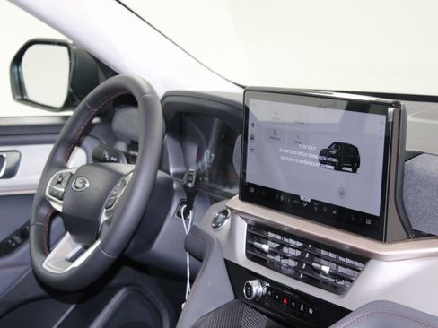 New 2026 Ford Explorer Active RWD image 31