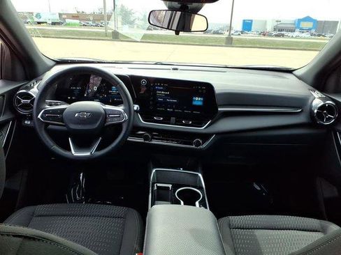 Used 2025 Chevrolet Equinox LT image 4