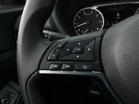 Used 2025 Nissan Sentra SV image 31