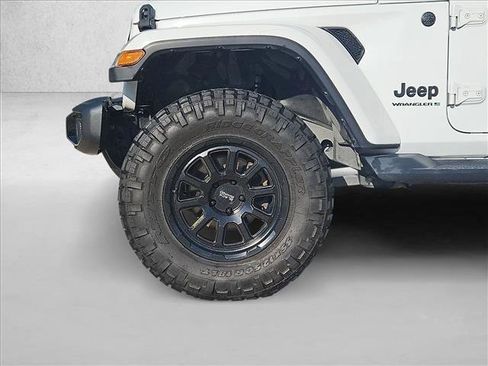 Used 2023 Jeep Wrangler Unlimited Sahara AWD/4WD image 20