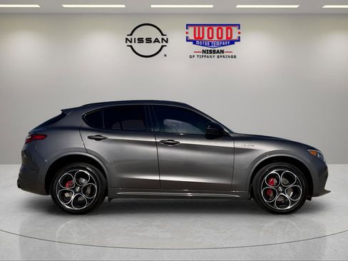 Used 2023 Alfa Romeo Stelvio Veloce image 2