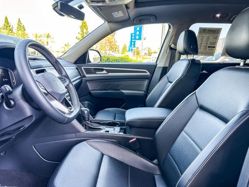 Used 2022 Volkswagen Atlas SE w/ Panoramic Sunroof Package FWD image 18