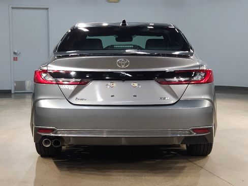 Used 2025 Toyota Camry XSE FWD image 6