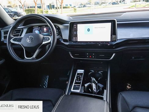 Used 2024 Volkswagen Atlas Cross Sport SE image 14