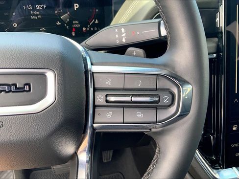 Used 2025 GMC Yukon XL Denali AWD/4WD image 24