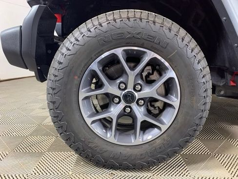 Used 2025 Jeep Wrangler Unlimited Sport AWD/4WD image 35