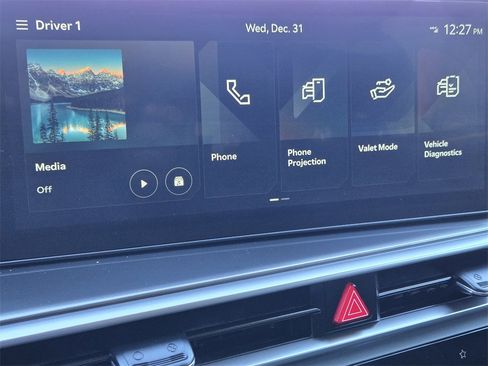 Certified 2025 Kia Sorento LX image 8