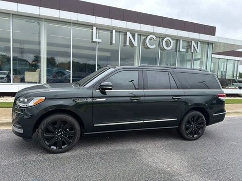 Used 2024 Lincoln Navigator L Black Label AWD/4WD image 3
