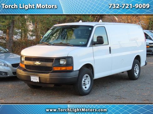 Used 2015 Chevrolet Express 2500 image 1