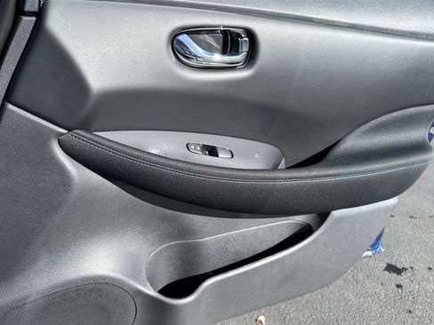 Certified 2025 Nissan Leaf S image 22