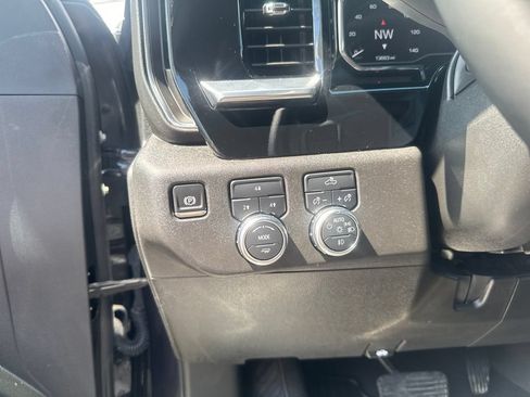 Used 2025 GMC Sierra 2500 SLE w/ SLE Convenience Package AWD/4WD image 25