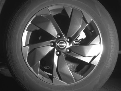 Used 2025 Nissan Rogue SV AWD/4WD image 17