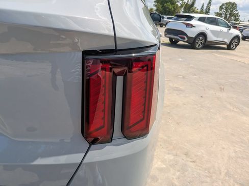 Certified 2024 Kia Sorento S FWD image 11