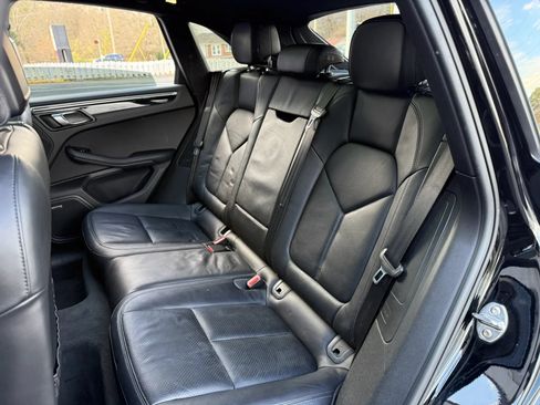 Used 2017 Porsche Macan AWD/4WD image 32