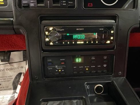 Used 1989 Chevrolet Corvette Coupe RWD image 15