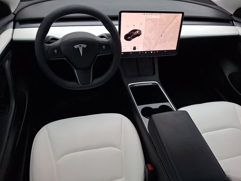 Used 2022 Tesla Model 3 image 11