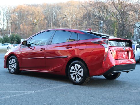 Used 2017 Toyota Prius Two image 4