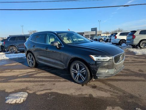 Used 2019 Volvo XC60 T6 Momentum w/ Multimedia Package image 11