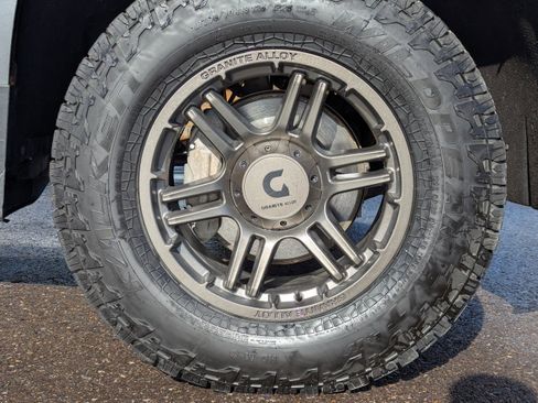 Used 2020 Chevrolet Silverado 1500 LT Trail Boss image 50