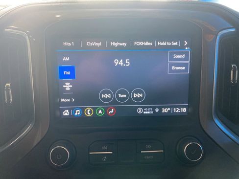 Used 2022 Chevrolet Silverado 1500 High Country w/ Technology Package image 2