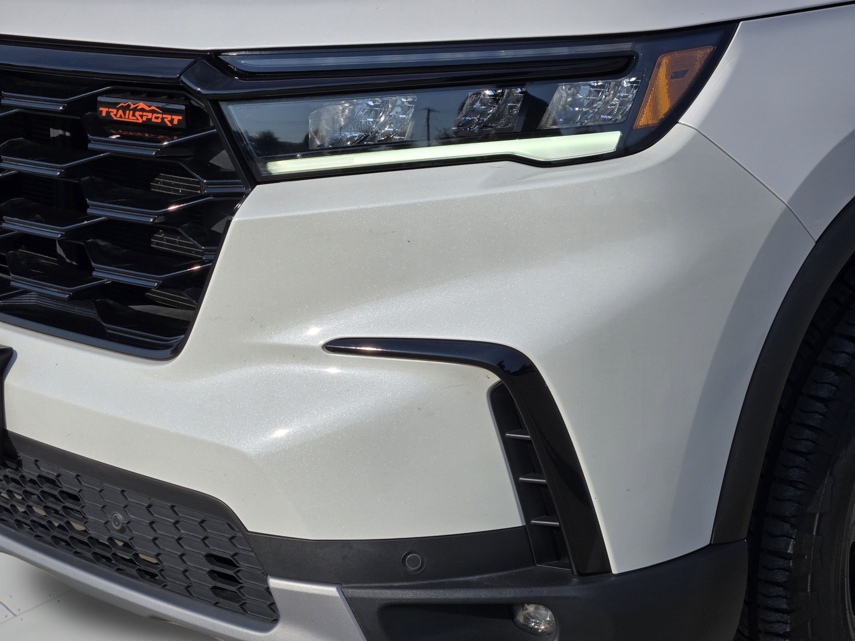 Used 2025 Honda Pilot TrailSport image 29