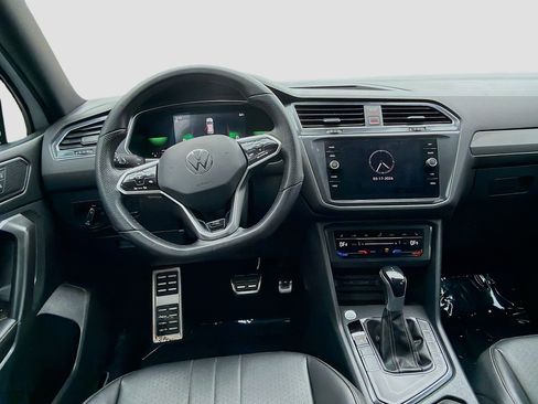 Used 2023 Volkswagen Tiguan SE R-Line FWD image 21