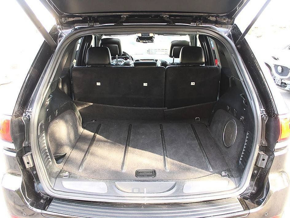 Used 2016 Jeep Grand Cherokee SRT AWD/4WD image 8