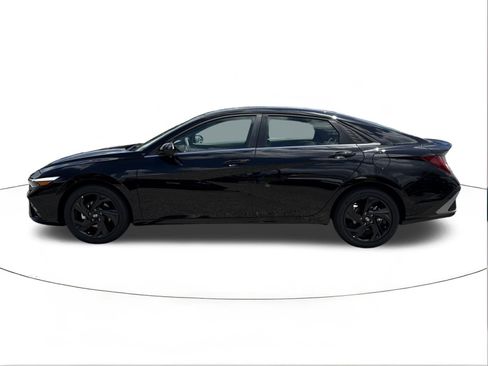 New 2026 Hyundai Elantra SEL Sport FWD image 6