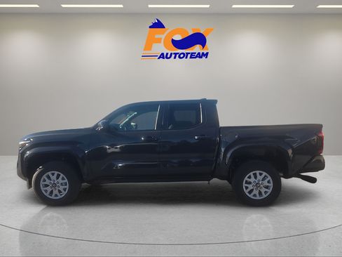 Used 2026 Toyota Tacoma SR5 RWD image 2