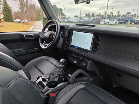 Used 2025 Ford Bronco Badlands image 25