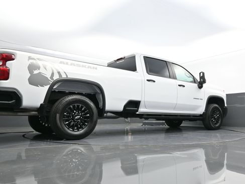 Used 2025 Chevrolet Silverado 2500 W/T image 44