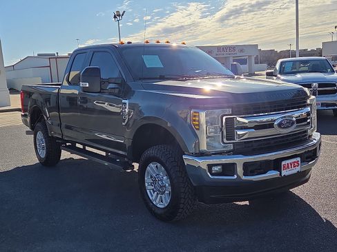 Used 2018 Ford F250 XLT w/ XLT Value Package image 5