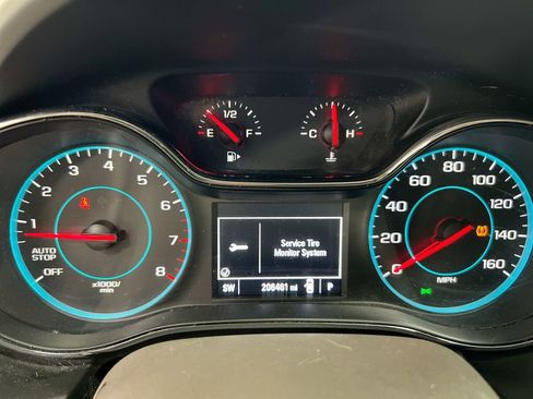 Used 2018 Chevrolet Cruze LT FWD image 12