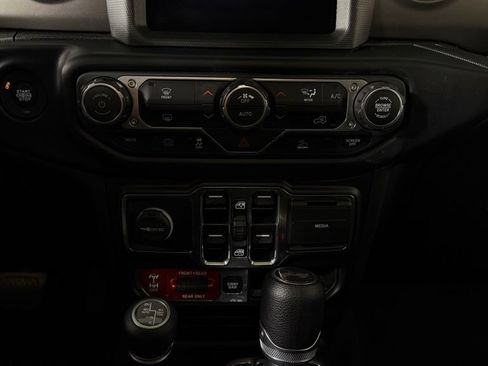 Used 2022 Jeep Wrangler Unlimited Rubicon 4xe AWD/4WD image 25