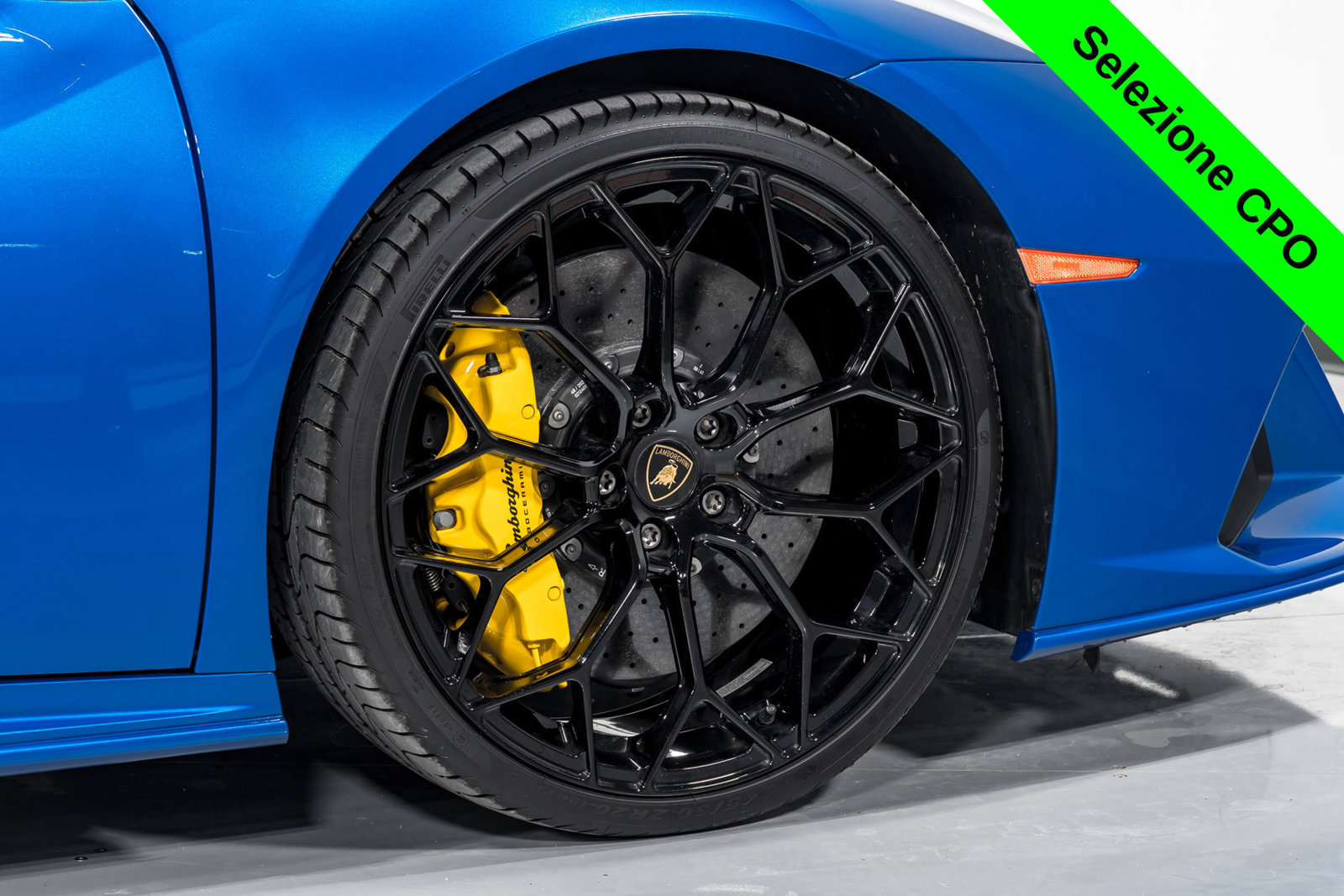 Used 2023 Lamborghini Huracan EVO AWD/4WD image 52