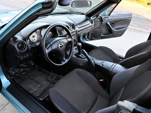 Used 2002 MAZDA MX-5 Miata image 17