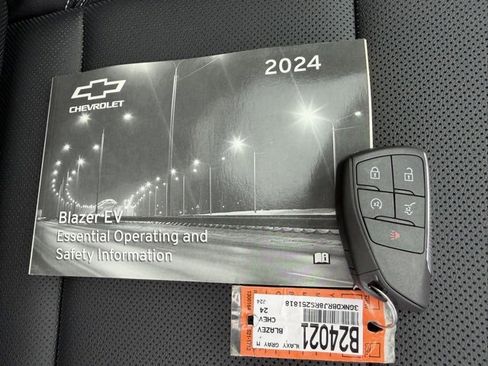 New 2024 Chevrolet Blazer EV LT image 39