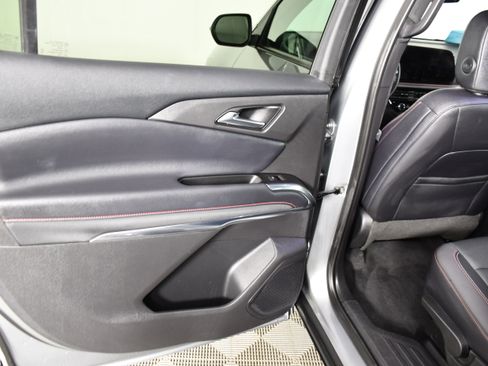 Used 2025 Chevrolet Traverse Z71 AWD/4WD image 44