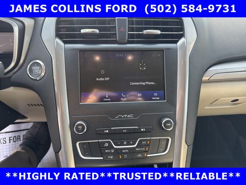 Used 2020 Ford Fusion SE FWD image 22