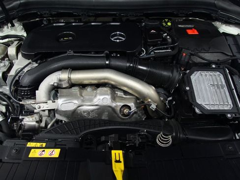 Certified 2024 Mercedes-Benz GLA 250 4MATIC image 31