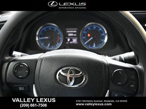 Used 2018 Toyota Corolla LE FWD image 7