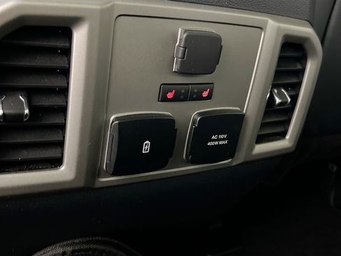 Used 2022 Ford F250 Lariat w/ Black Appearance Package AWD/4WD image 26