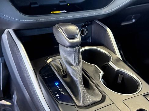 Certified 2023 Toyota Highlander XLE image 28