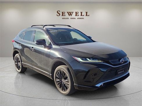 Used 2023 Toyota Venza image 5