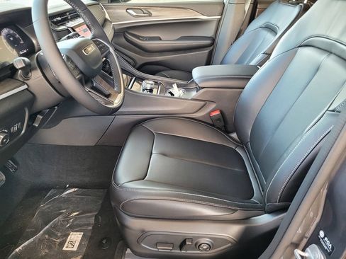 New 2025 Jeep Grand Cherokee Limited AWD/4WD image 6