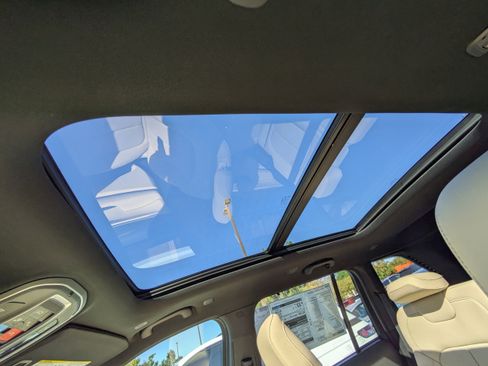 New 2025 Jeep Grand Cherokee Limited image 22